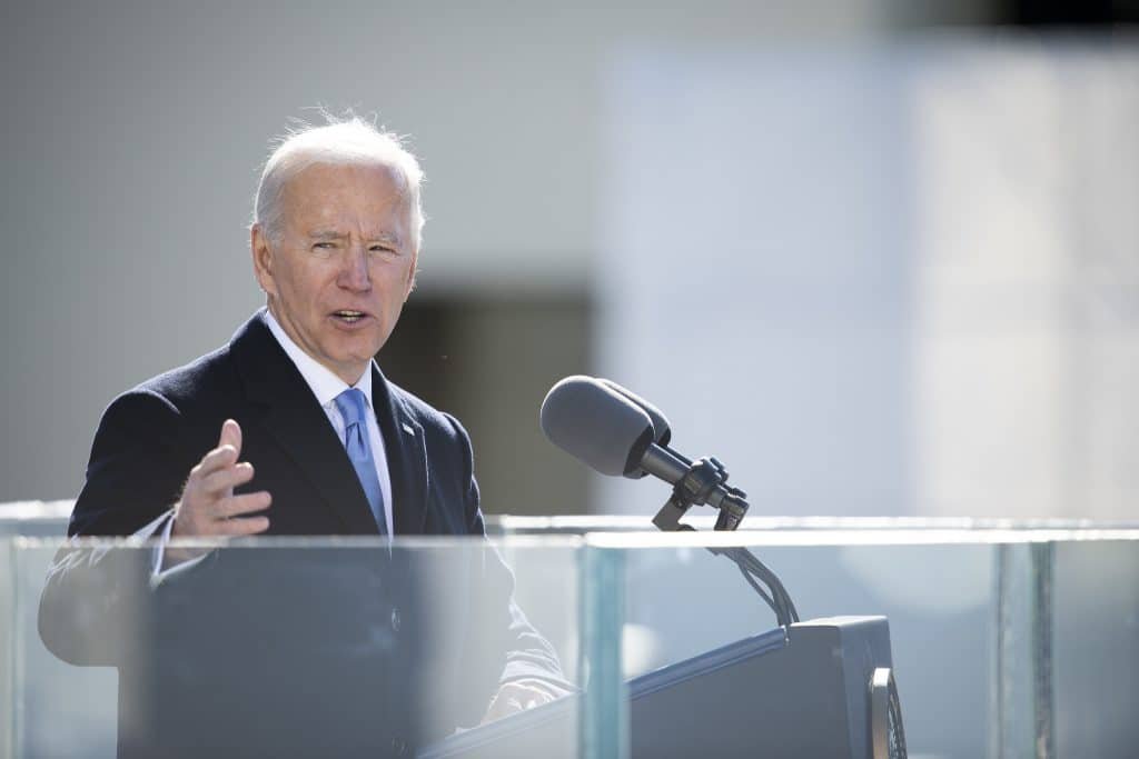 Biden diz que EUA esperaram demais para enfrentar a crise climática