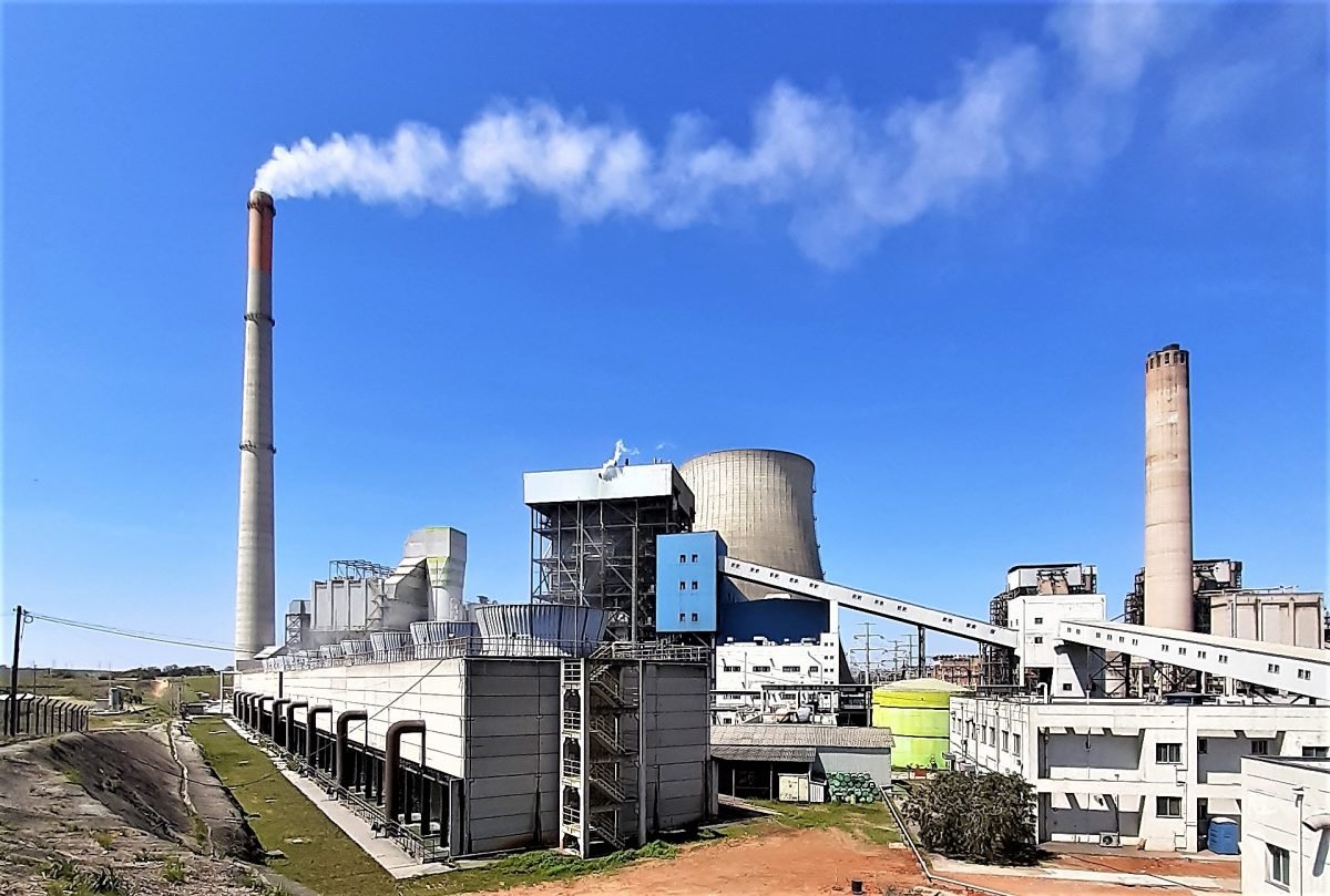 Inventário das termelétricas: pouca energia e muita poluição nas usinas a carvão