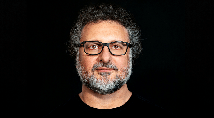 Marcelo Delacroix mostra novo trabalho com participações especiais, no Café Fon Fon,