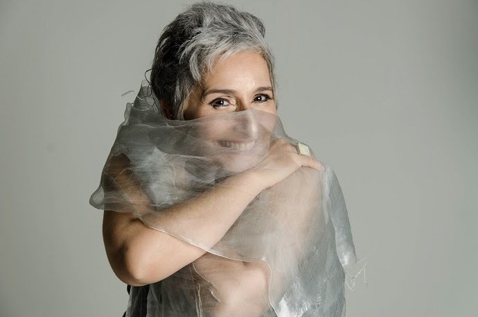 Projeto Mistura Fina, do TSP, abre série de shows virtuais com Simone Rasslan