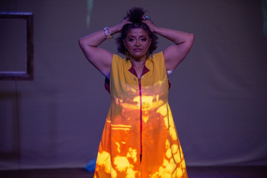 ‘Preta Poesia Feminina’ leva aos palcos a produção de cinco poetas negras gaúchas