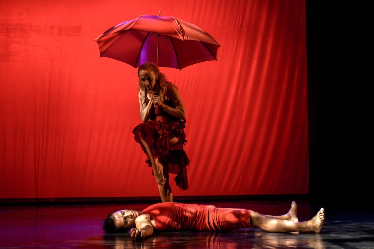 Espetáculo de dança traz poema de Carlos Drummond de Andrade como inspiração