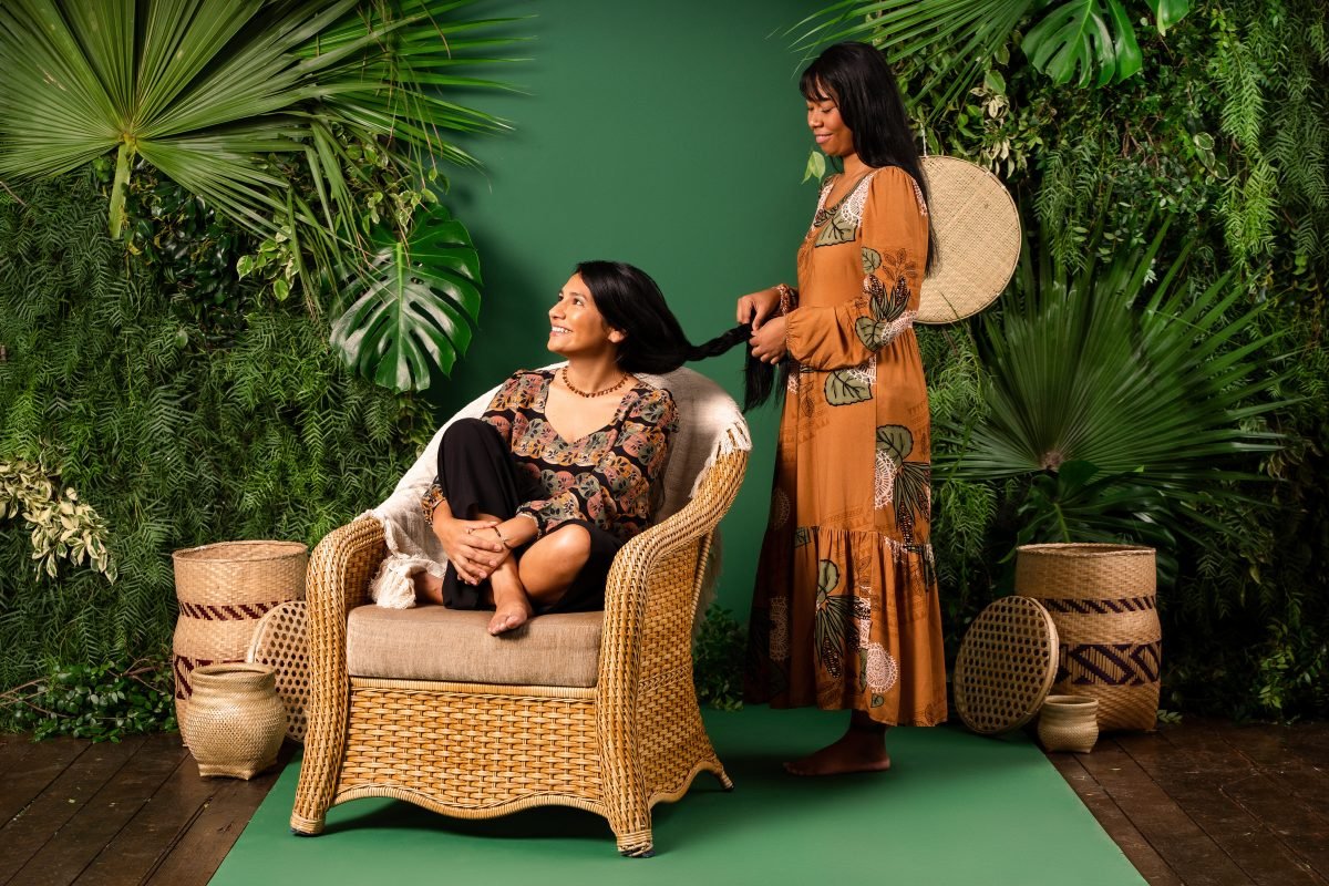 A arte indígena de Wanessa Ribeiro na moda da coleção “Terra Original”