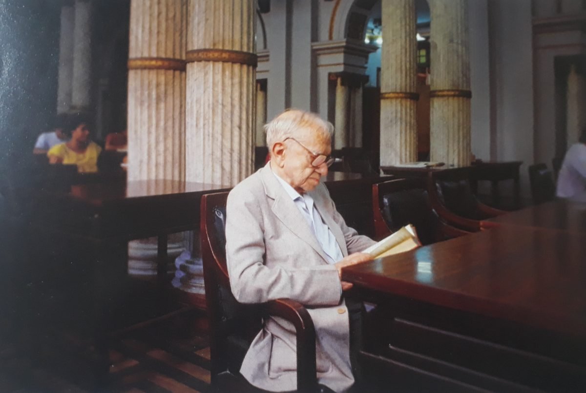 No aniversário de Mario Quintana, mostra reúne fotografias, livros e manuscrito de poema inédito do autor