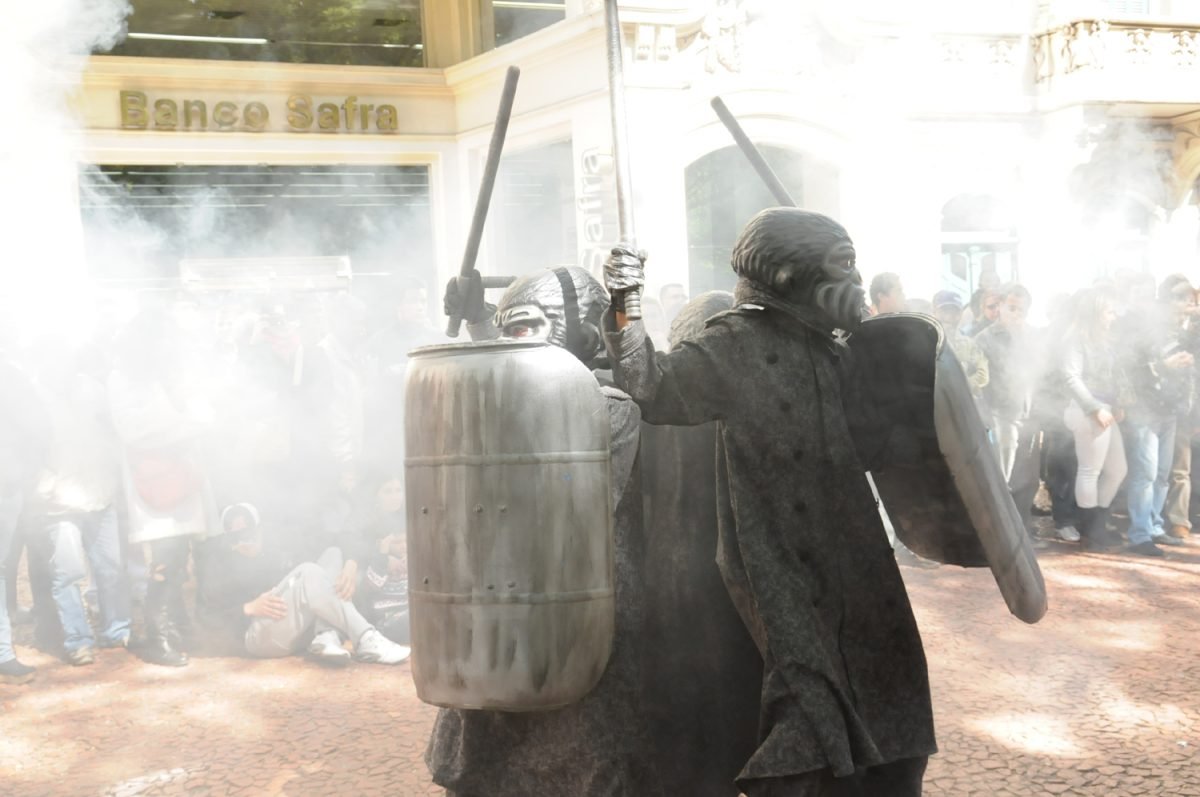 Com “O Amargo Santo da Purificação”, Ói Nóis Aqui Traveiz, celebra os 45 anos do grupo, na Redenção