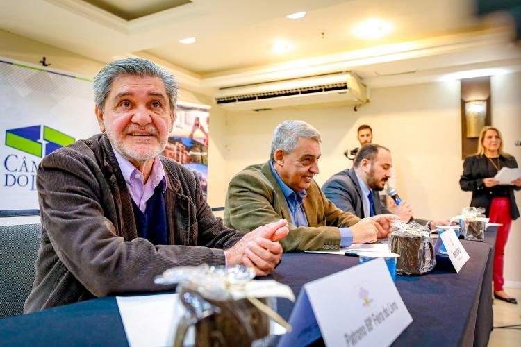 Tabajara Ruas escolhido o patrono da 69ª Feira do Livro de Porto Alegre