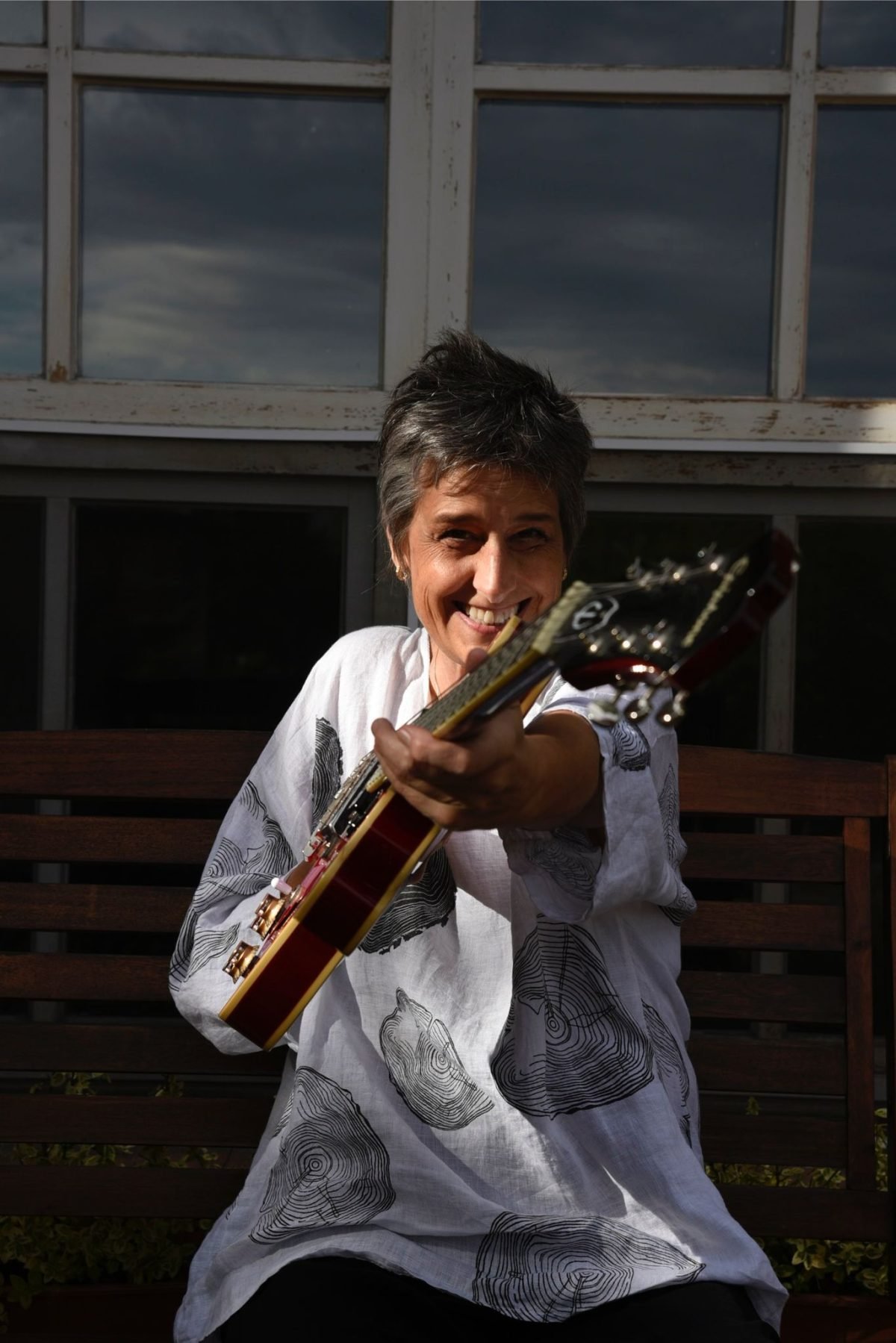 O “Algum Lugar” de Monica Tomasi , com amor e esperança, em show no Espaço 373