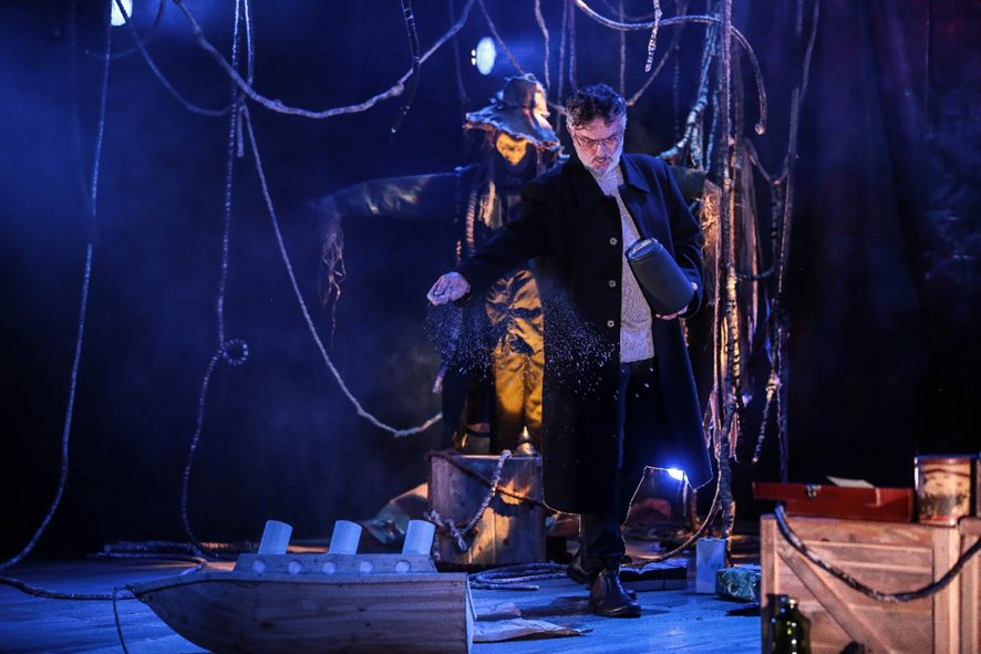 O Espantalho, com Werner Schünemann, retorna ao Theatro São Pedro