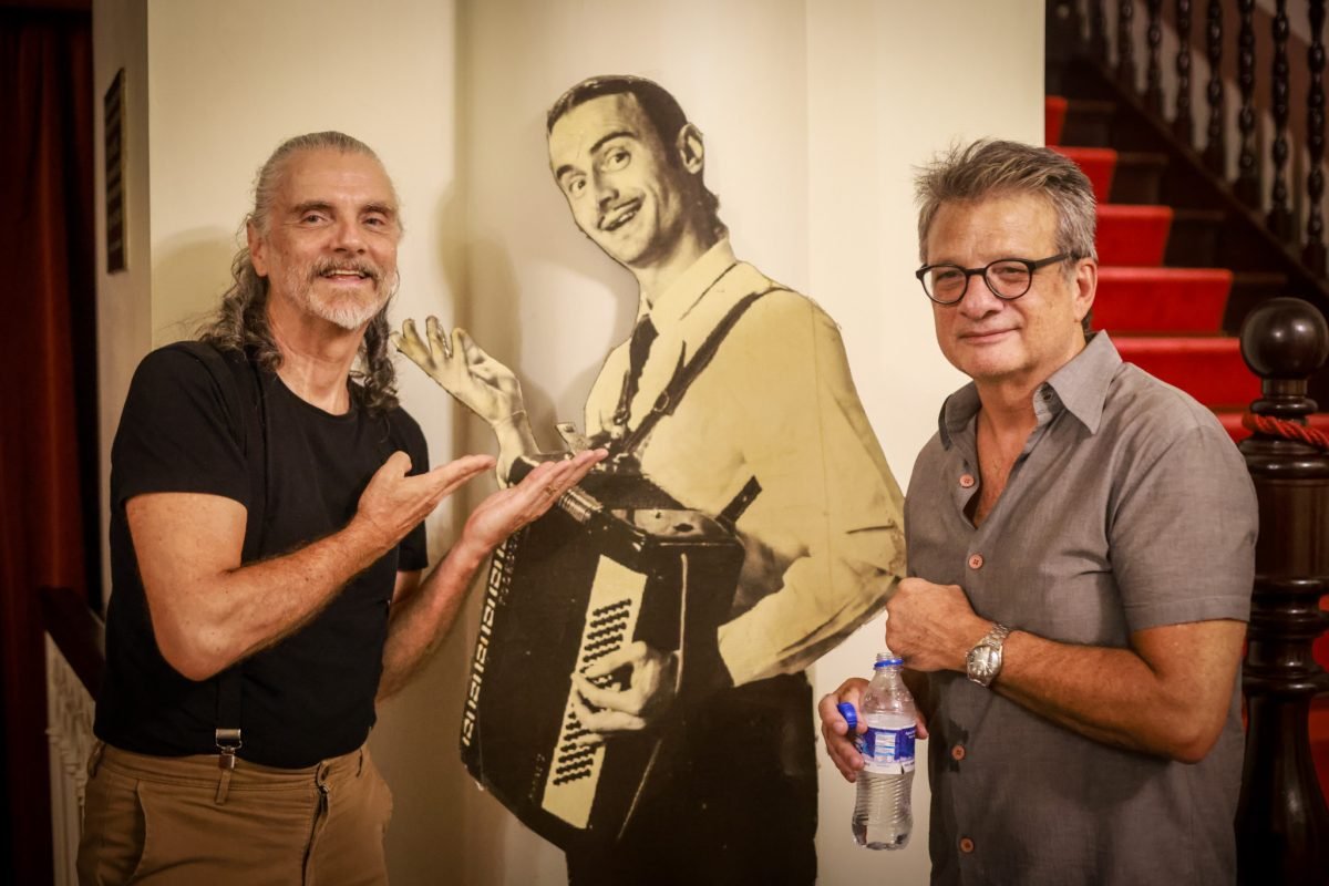 “Onde está o amor – As Fitas Perdidas”, com a último show de Nico Nicolaiewsky, no Teatro São Pedro