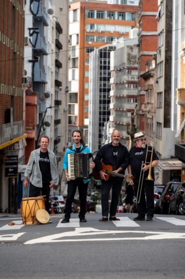 Quartchêto mistura choro, jazz, ritmos do sul e música de concerto em show no Teatro do Sesc