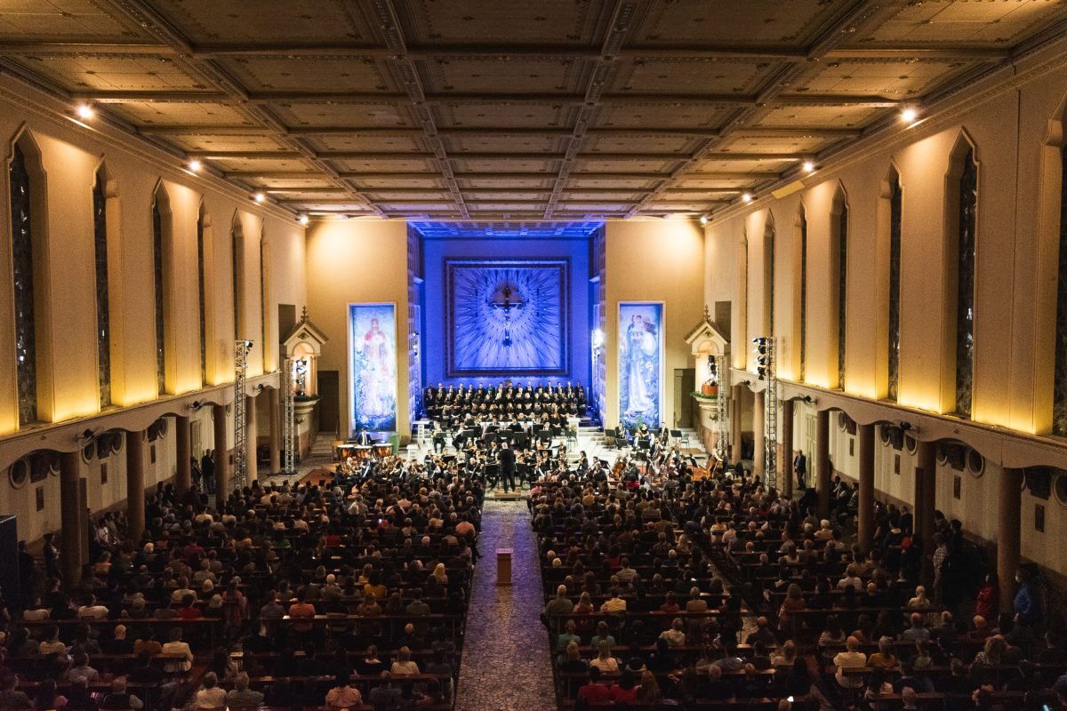 OSPA faz concerto gratuito no Santuário Santa Teresinha, em frente à Redenção
