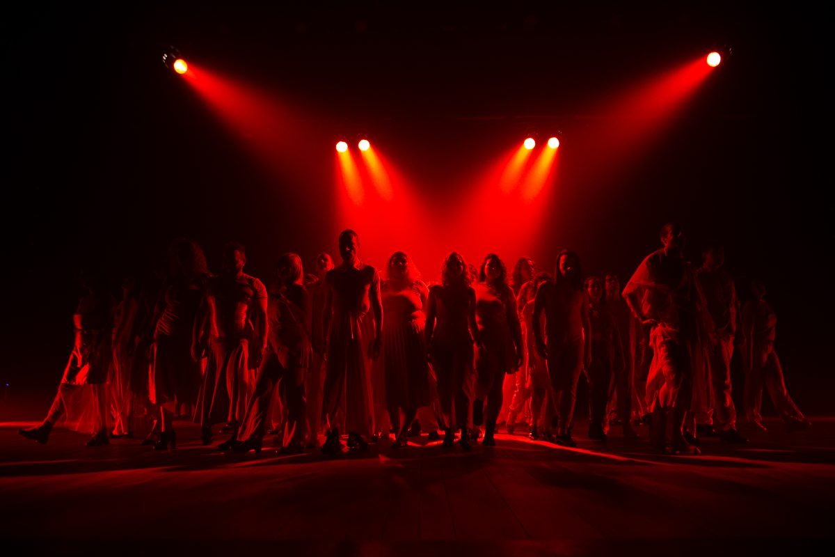 NÓS – Performance teatral, com mais de 80 artistas, chega ao Theatro São Pedro