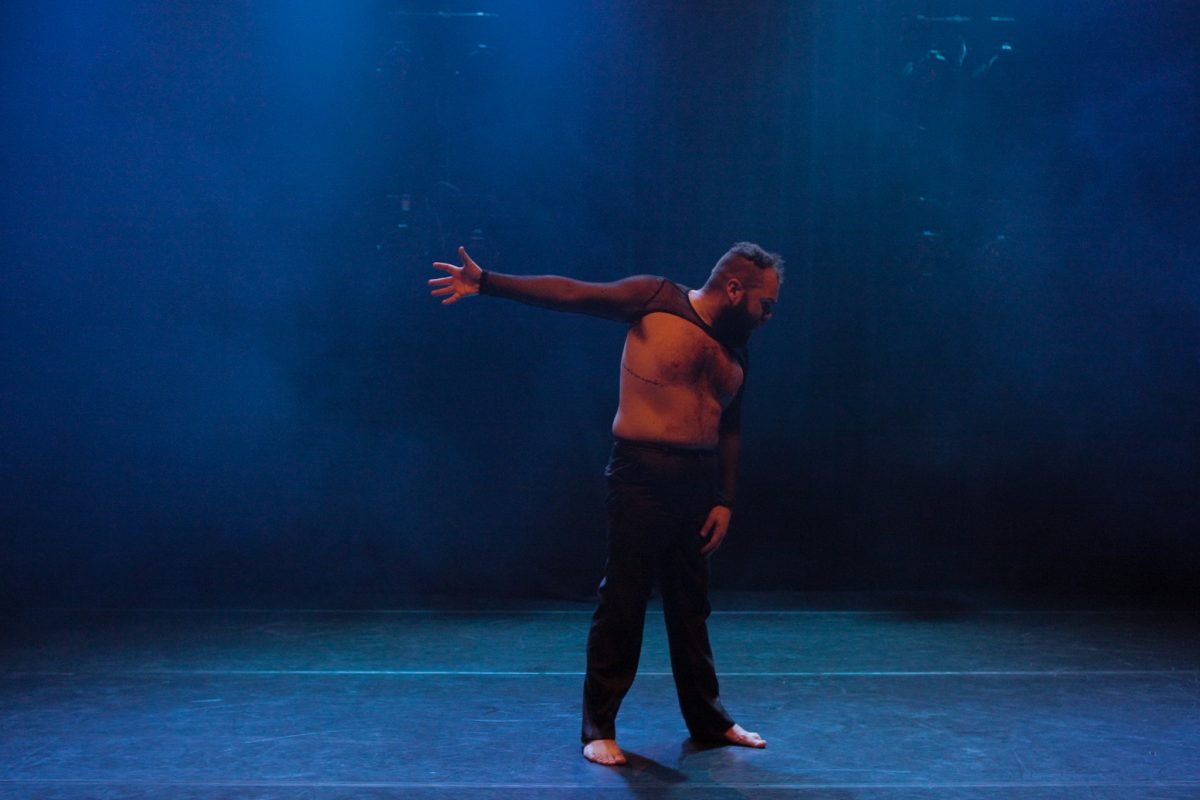 Espetáculo de dança/ teatro “BIXA” traz o universo LGBTQIAPN+ para o palco