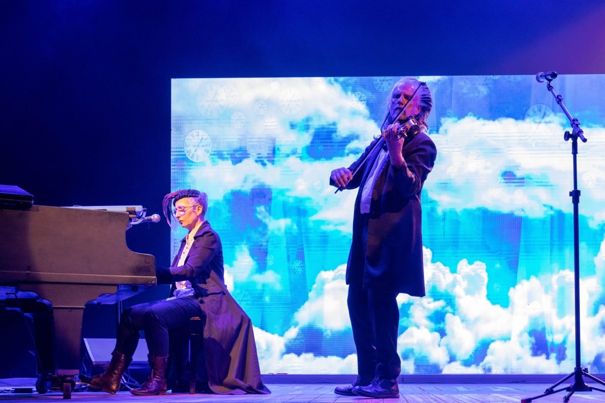 Espetáculo “A Sbørnia Kontr`Atracka”, em fevereiro, no Theatro São Pedro