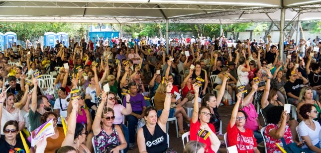 Presidente do Cpers diz que suspensão da greve é "recuo estratégico"