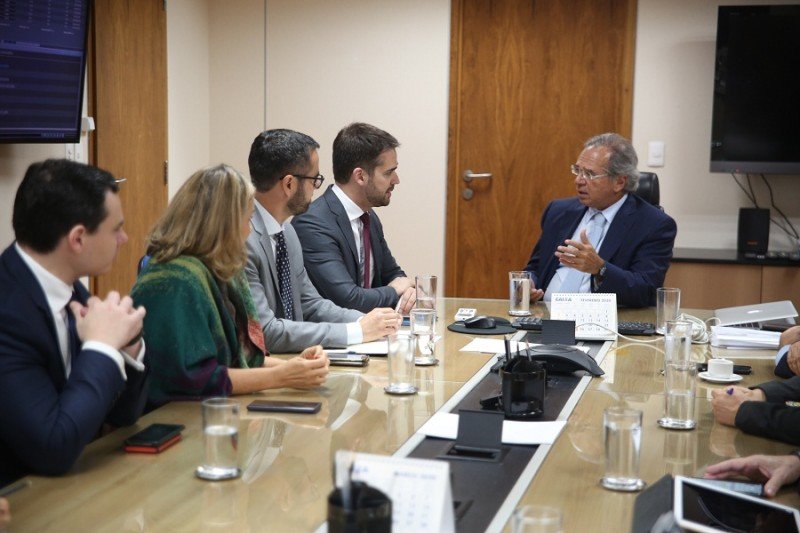 Lucro do Banrisul reforça posição de Leite nas negociações em Brasilia