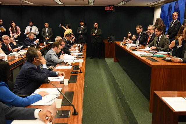 Mais três universidades, na Bahia, rejeitam o Future-se