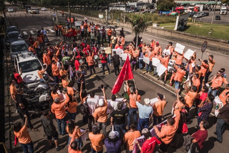 Greve dos petroleiros: refinarias estão operando com  equipes de contingência