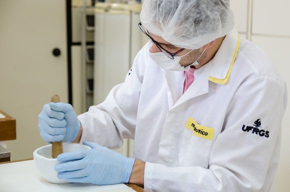 PPG em Farmacologia e Terapêutica promove webconferência sobre a Covid-19