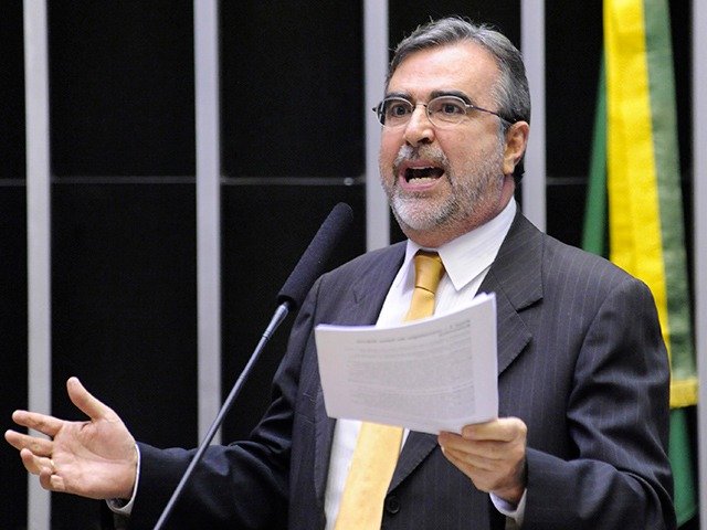 Fontana diz que Congresso vai na contramão do que o país precisa