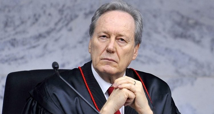 Ricardo Lewandowski já está com testes do coronavírus de Bolsonaro