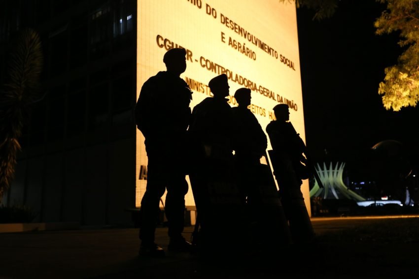 Incidentes do fim de semana projetam conflitos sociais no Brasil