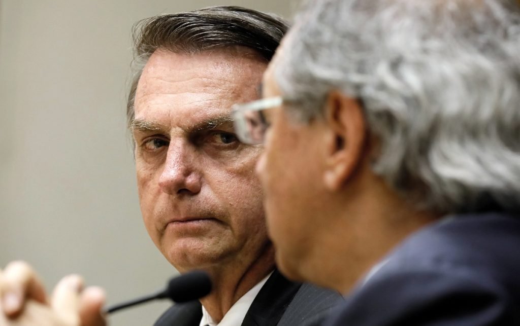 Sem privatizações e com gastos estourando, Guedes perde a função no governo Bolsonaro