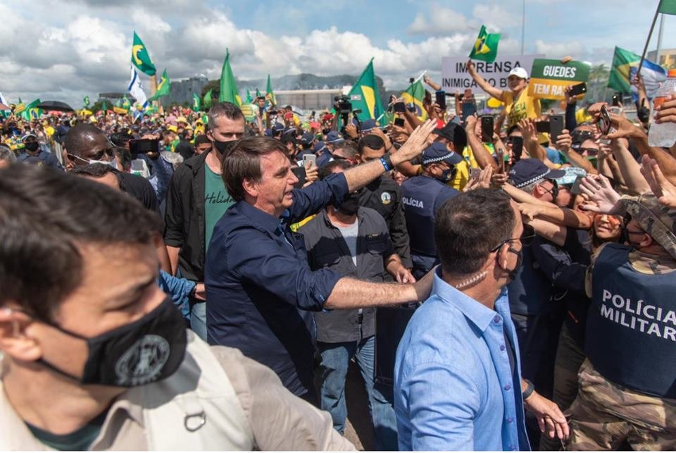 Candidatos que apostaram no “efeito Bolsonaro” começam a rever estratégias