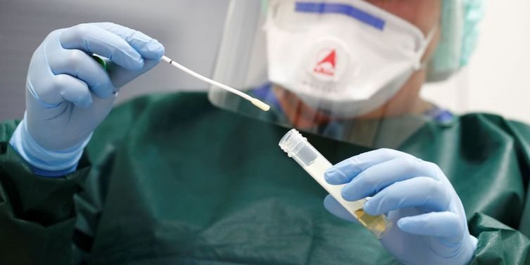 Covid no Brasil: mais de 180 mil mortes e contaminação em alta em 20 estados