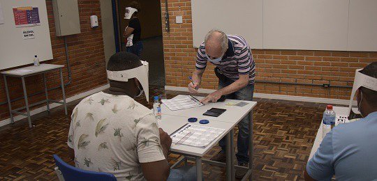 MISTURA EXPLOSIVA: Pandemia no pico e uma campanha com onze pré-candidatos