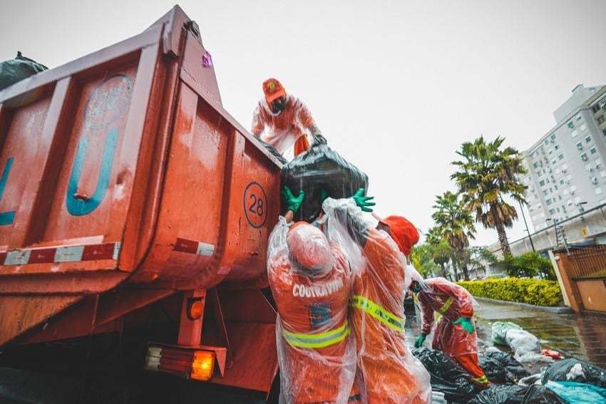 Prefeitura seleciona empresa para regularizar coleta do lixo em Porto Alegre