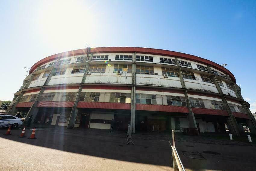 Gigantinho será abrigo para pessoas em situação de rua a partir desta terça-feira