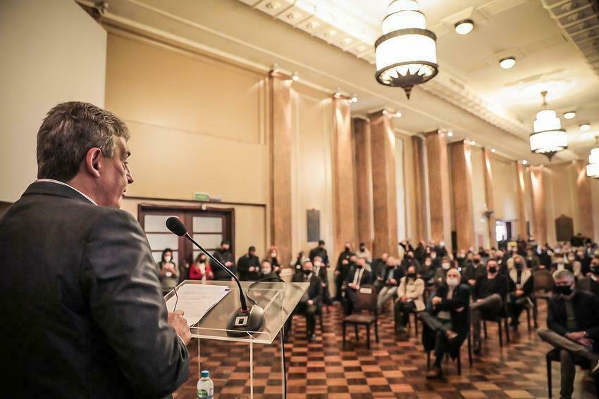 Melo anuncia redução de ISS por 15 anos para estimular setor de eventos