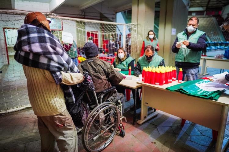 Sete paróquias oferecem mais 80 vagas para quem não tem onde dormir em Porto Alegre