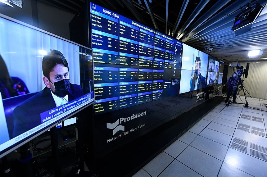 Bolsonaro veta fundo eleitoral de 5,7 bi e deixa para TSE decidir novo valor