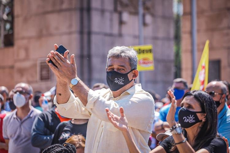 Lançamento do calendário dos 250 anos de Porto Alegre teve festejos e bate-boca