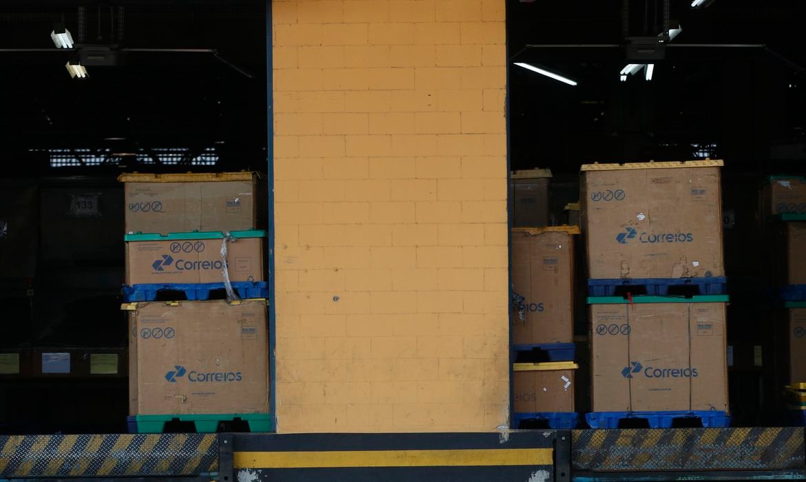 De roupa íntima a relógio inteligente: mais de 60 mil itens no leilão dos Correios
