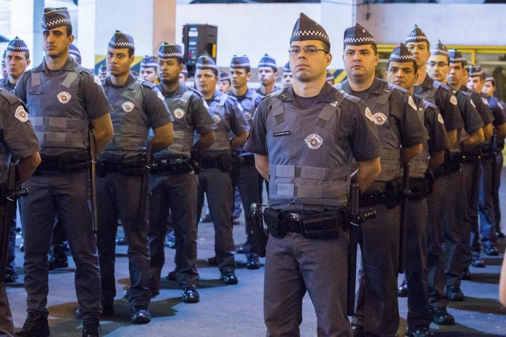 Em linguagem de miliciano, Bolsonaro convoca PMs para o dia 7 de setembro