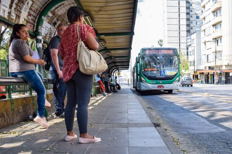 Passagem de ônibus em Porto Alegre só fica abaixo de R$ 6,oo se houver subsídio