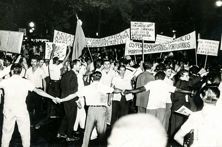 Há 60 anos foi aprovado o 13° salário para os trabalhadores