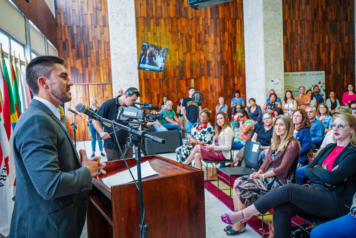 Frente Parlamentar pelo fim da violência contra mulheres