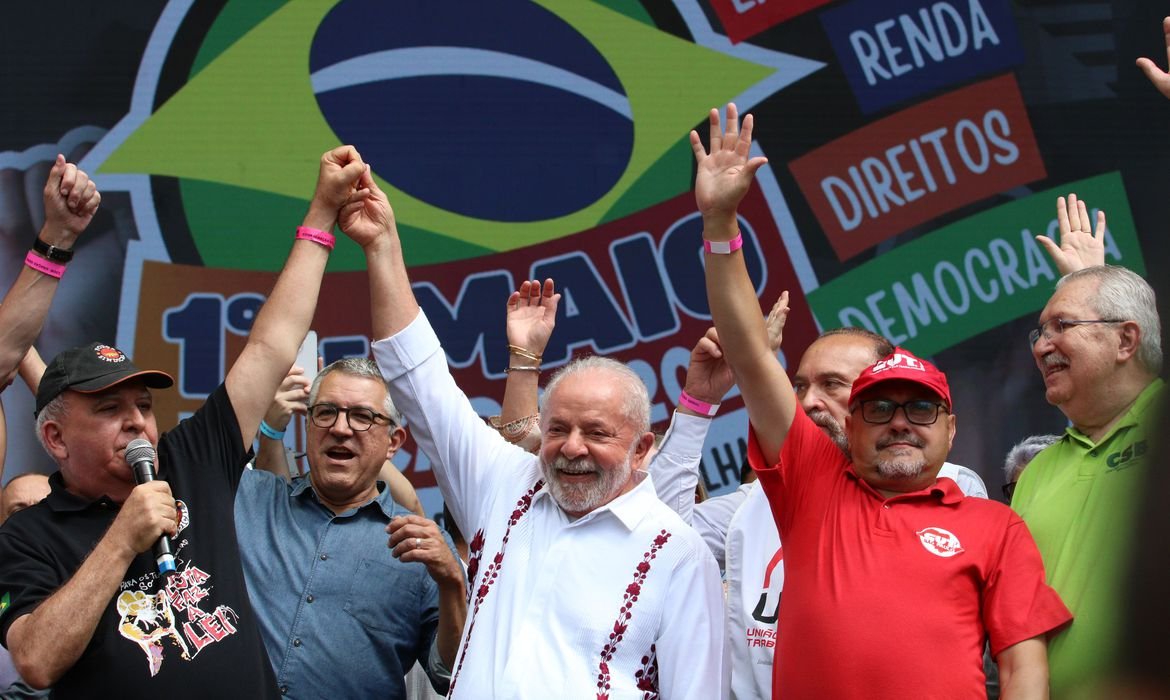 Dia do Trabalho: Lula volta a criticar taxa de juros e anuncia PAC 3