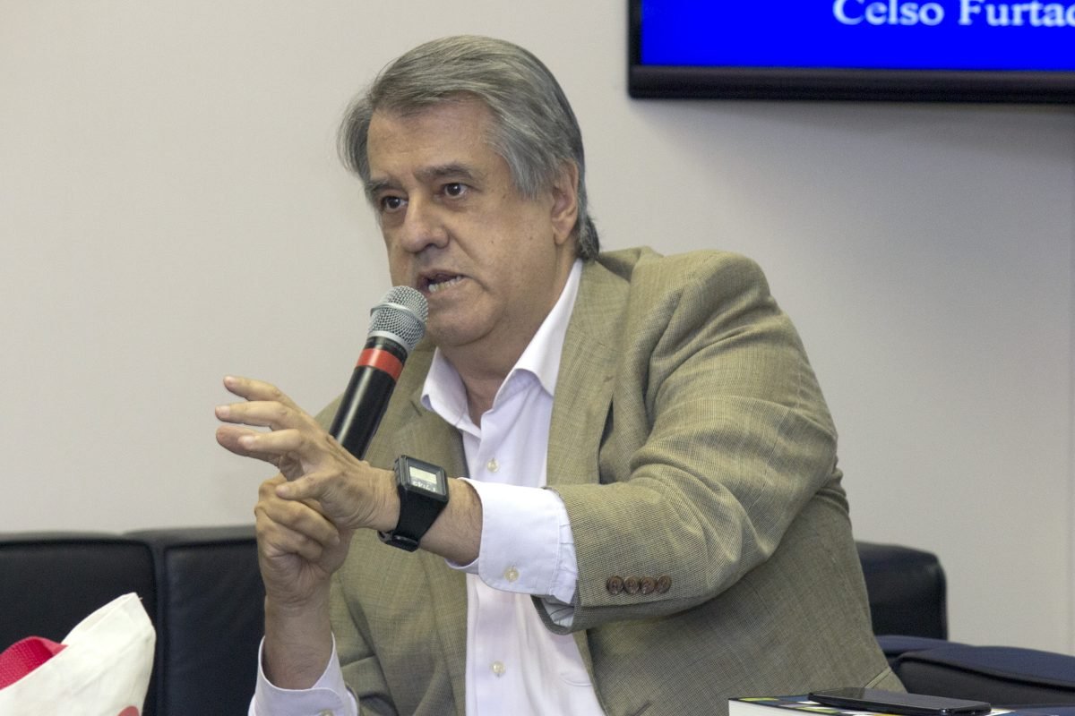 Entrevista com Félix Rígoli: Os riscos de informar o CPF nas farmácias