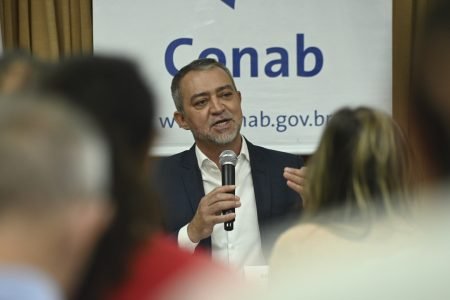 Conab denuncia golpistas que roubam cadastros para cestas básicas e medicamentos