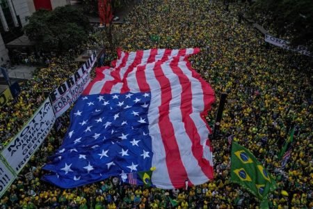 Imagem que simboliza o entreguismo percorreu o mundo