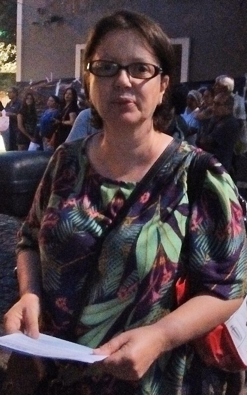 Moradora antiga do bairro, Nara contribuiu financeiramente com a obra | JÁ