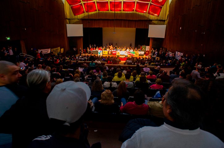 Teatro Dante Barone ficou completamente lotado | Ramiro Furquim/Jornal Já