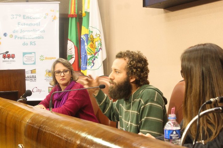 Chaparini citou casos de outros jornalistas presos durante o exercício profissional / Maurício Concatto