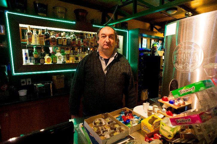 Batista está à frente do Bar do Beto há 27 anos / Ramiro Furquim/Jornal Já