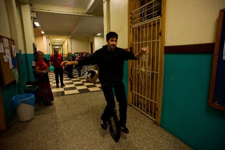 Frederico é profissional do teatro, atua desde os oito no grupo Falos e Stercus. Para um aluno que já descobriu seu rumo profissional, a escola acaba sendo mais empecilho do que aprendizado / Ramiro Furquim/Jornal Já32